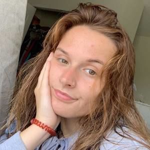 Meet your Posher, Chloe